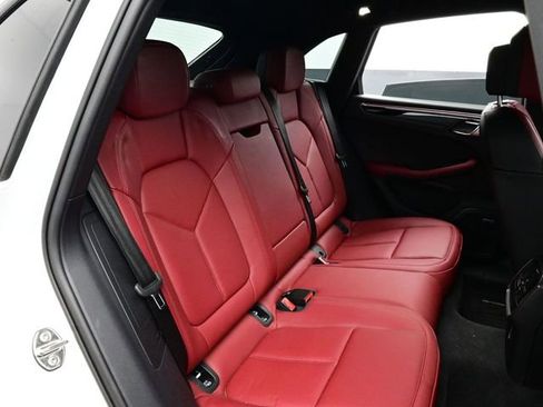 Certified 2024 Porsche Macan Turbo image 16