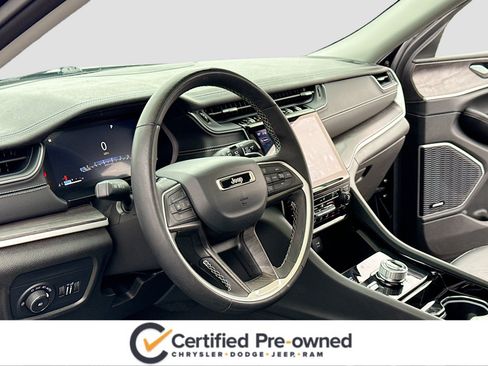 Certified 2023 Jeep Grand Cherokee L Limited w/ Trailer Tow Group (B) image 4