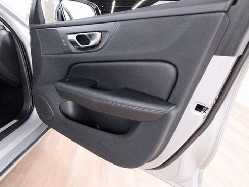 Certified 2023 Volvo S60 T8 Plus image 21