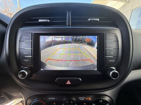 Used 2021 Kia Soul LX image 5