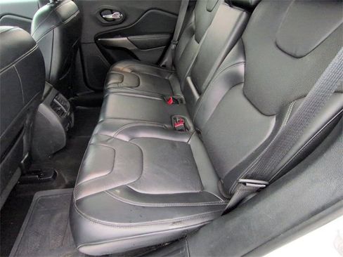 Used 2020 Jeep Cherokee Limited image 21