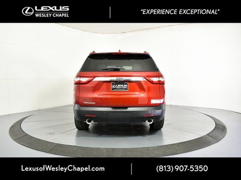 Used 2021 Chevrolet Traverse LT w/ LT Premium Package image 7