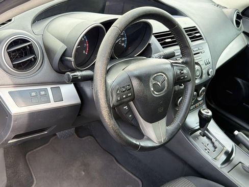 Used 2013 MAZDA MAZDA3 i Touring w/ Preferred Equipment Pkg FWD image 4