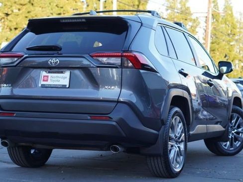 Certified 2022 Toyota RAV4 XLE Premium image 6