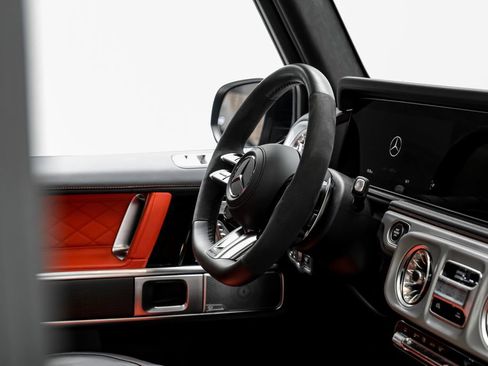 Used 2025 Mercedes-Benz G 63 AMG 4MATIC image 18