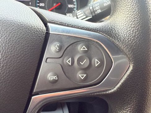 Used 2022 Chevrolet Traverse LS AWD/4WD image 11
