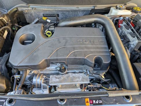 Used 2023 Chevrolet Equinox LT image 37