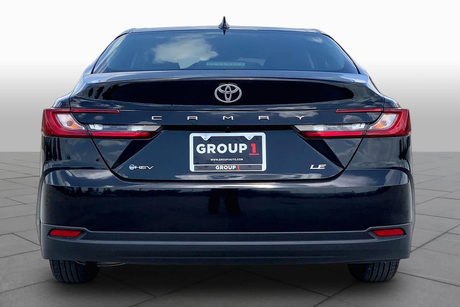 Used 2025 Toyota Camry LE FWD image 5