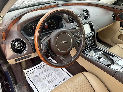 Used 2019 Jaguar XJ R-Sport image 26