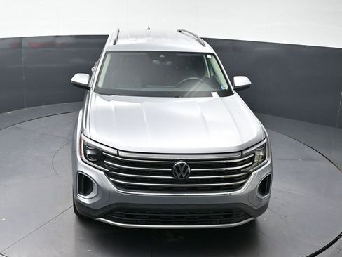 Used 2025 Volkswagen Atlas SE FWD image 34