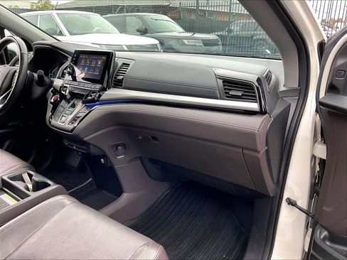 Used 2018 Honda Odyssey Elite image 18