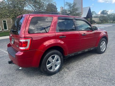 Used 2010 Ford Escape XLT image 4