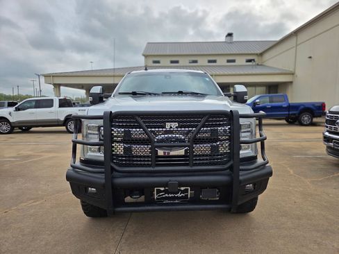 Used 2019 Ford F350 Lariat w/ Lariat Ultimate Package image 2