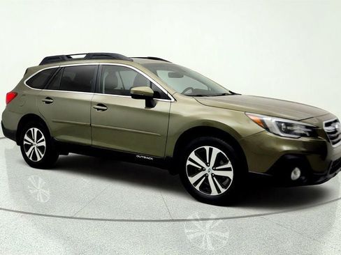 Used 2018 Subaru Outback 2.5i Limited AWD/4WD image 3