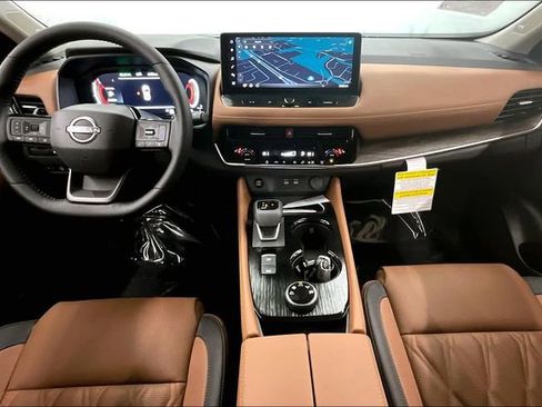 New 2025 Nissan Rogue Platinum image 6