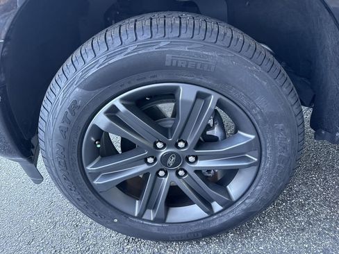 Used 2023 Ford F150 Lariat w/ Equipment Group 502A High image 11