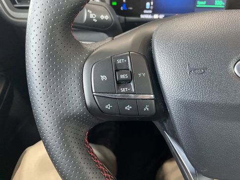 Used 2025 Ford Escape ST-Line AWD/4WD image 18