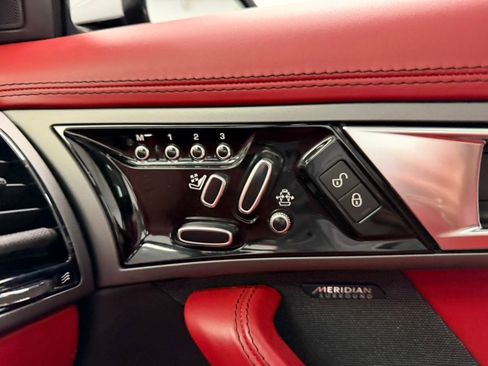 Used 2017 Jaguar F-TYPE R AWD/4WD image 53