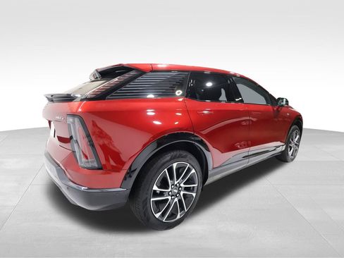 Certified 2025 Cadillac Optiq Sport 2 w/ LPO, Floor Liner Package image 4