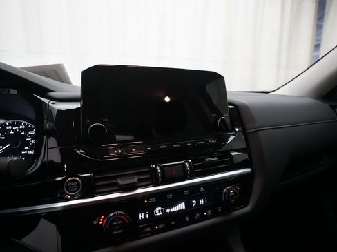 Certified 2024 Nissan Pathfinder SL image 6