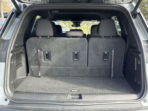 Used 2025 GMC Acadia Elevation image 14