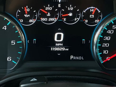 Used 2017 Chevrolet Suburban LT image 29