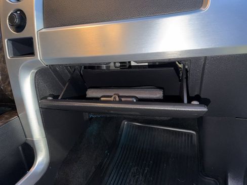 Used 2013 Ford F150 Platinum image 10