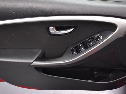 Used 2015 Hyundai Elantra GT FWD image 10