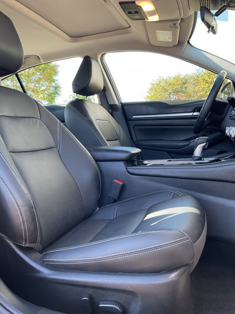 Used 2024 Nissan Altima 2.5 SL FWD image 16