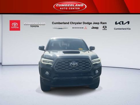 Used 2023 Toyota Tacoma TRD Sport image 3