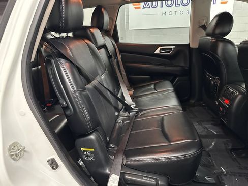 Used 2019 Nissan Pathfinder Platinum AWD/4WD image 21