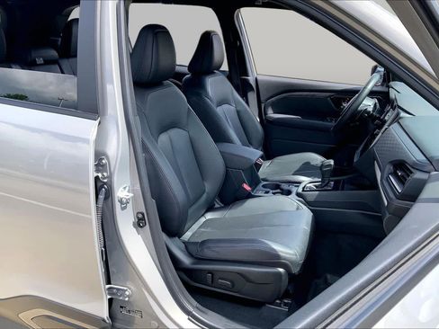 Used 2025 Subaru Forester Limited AWD/4WD image 9