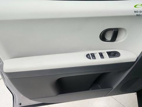 Used 2025 Hyundai Ioniq 5 SE RWD image 49