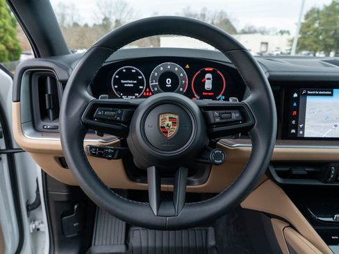 Certified 2024 Porsche Cayenne image 26