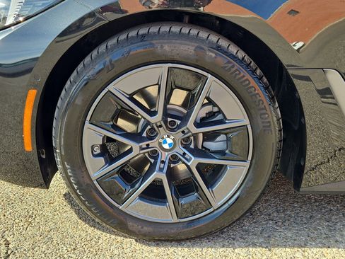 Used 2025 BMW i4 eDrive40 w/ Premium Package image 11