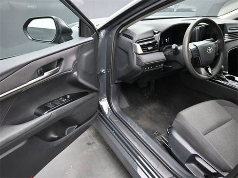 Used 2025 Toyota Camry LE image 11