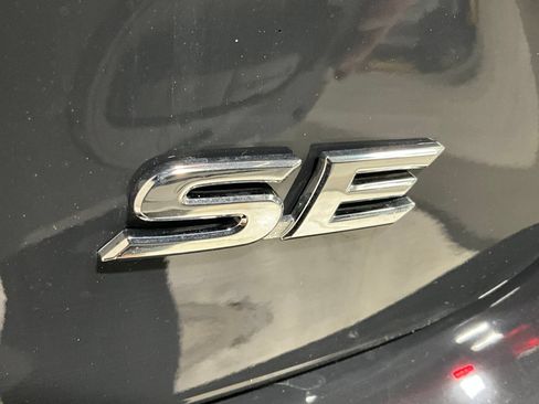 Used 2025 Toyota Camry SE FWD image 10