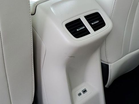 Used 2022 Buick Envision Essence w/ Technology Package I image 27