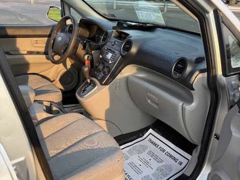 Used 2009 Kia Rondo LX FWD image 15