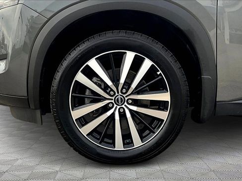 Used 2024 Nissan Pathfinder Platinum w/ Cargo Package image 9