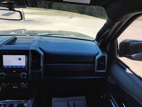 Used 2020 Ford Expedition XLT image 20