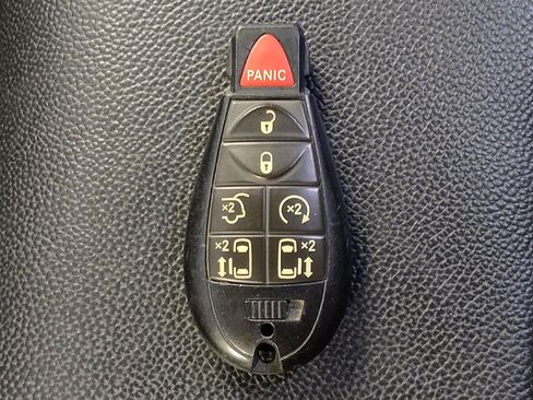 Used 2017 Dodge Grand Caravan GT FWD image 32
