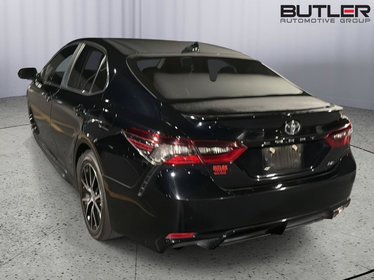 Used 2024 Toyota Camry SE w/ Convenience Package FWD image 5