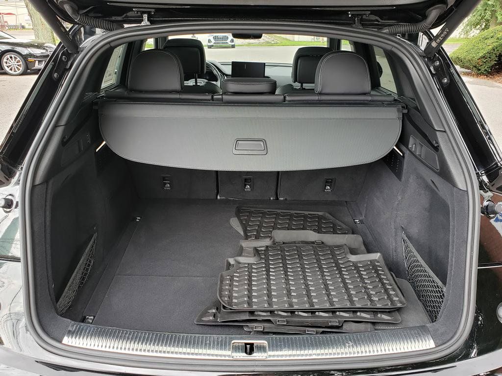 Used 2023 Audi SQ5 Prestige w/ Prestige Package AWD/4WD image 15