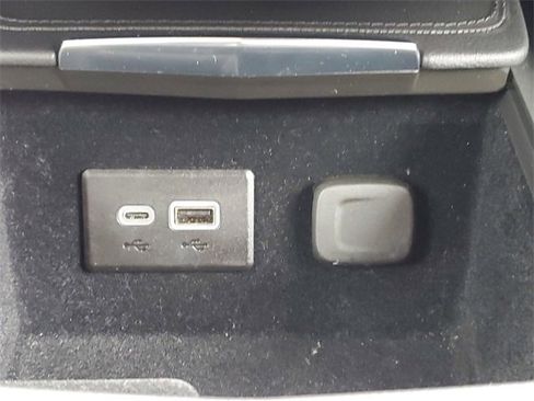 Used 2024 Cadillac XT4 Sport image 17