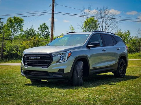 Used 2023 GMC Terrain SLE w/ Driver Convenience Package AWD/4WD image 8