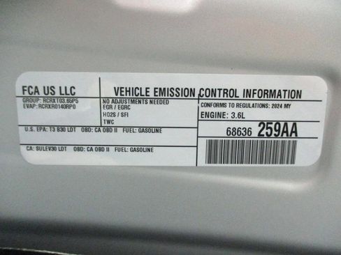 Used 2024 Chrysler Pacifica Touring-L image 34