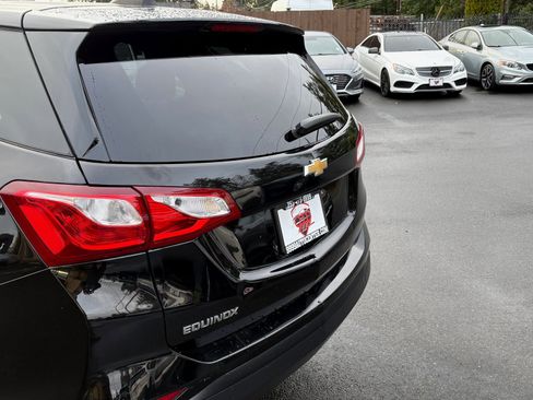 Used 2020 Chevrolet Equinox LS w/ LS Convenience Package image 6