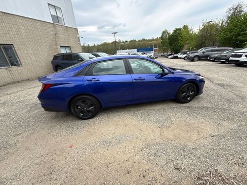 Certified 2022 Hyundai Elantra SEL FWD image 8