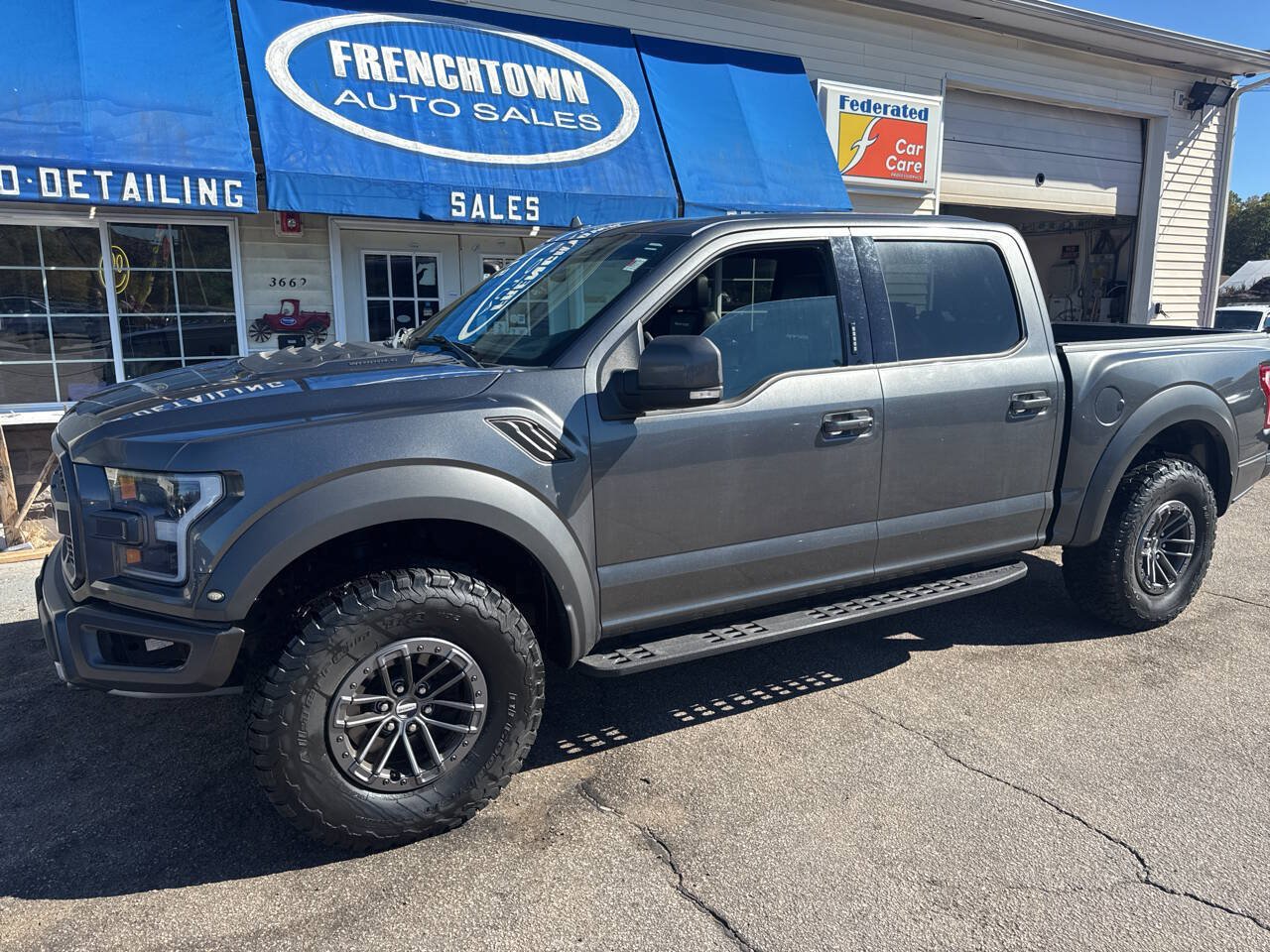 Used 2019 Ford F150 Raptor w/ Equipment Group 802A Luxury AWD/4WD image 3